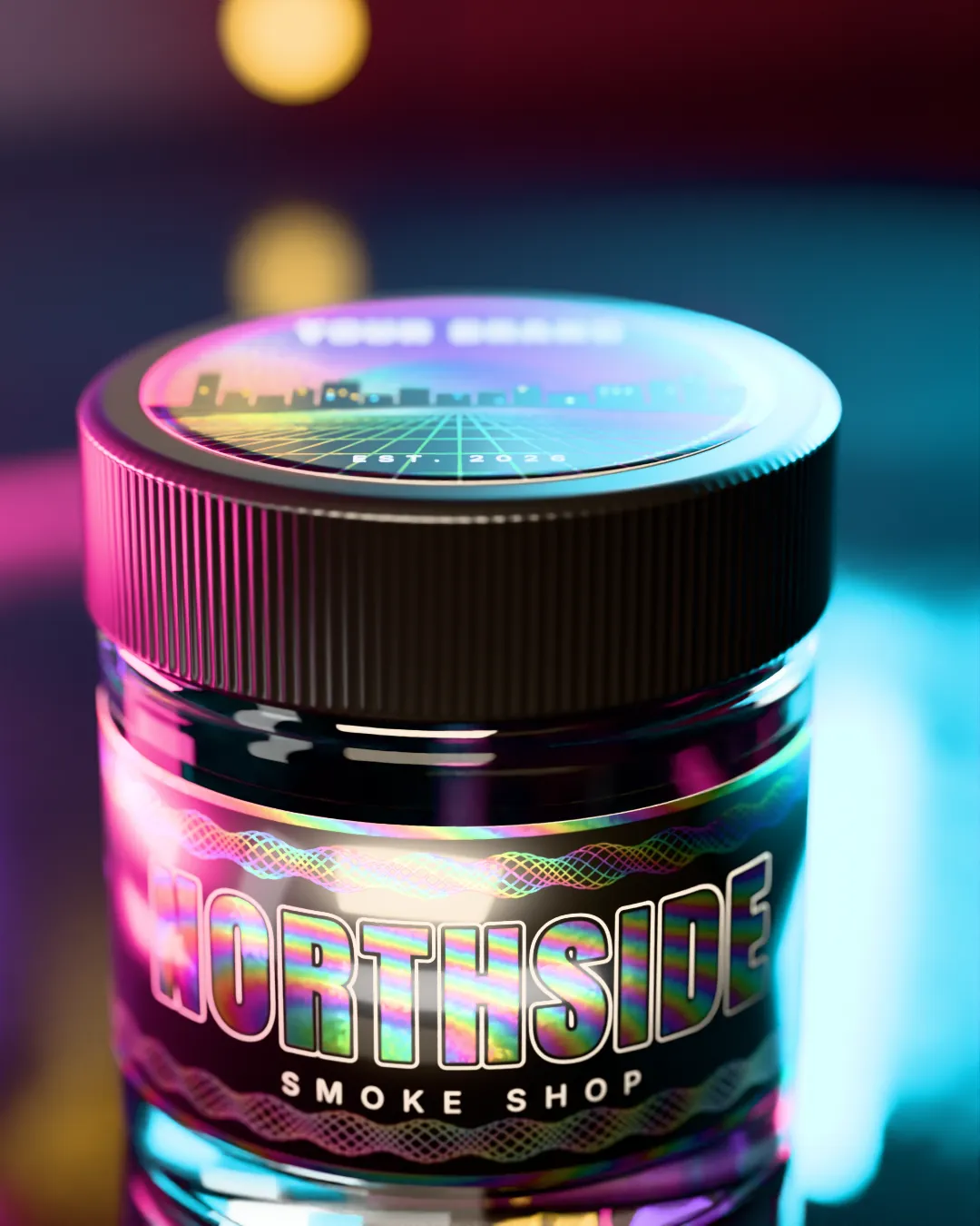 De cerca, un frasco cerrado con una banda holográfica de NORTHSIDE SMOKE SHOP y una etiqueta holográfica en la tapa con una silueta de ciudad, con los colores del arcoíris pasando por las letras.