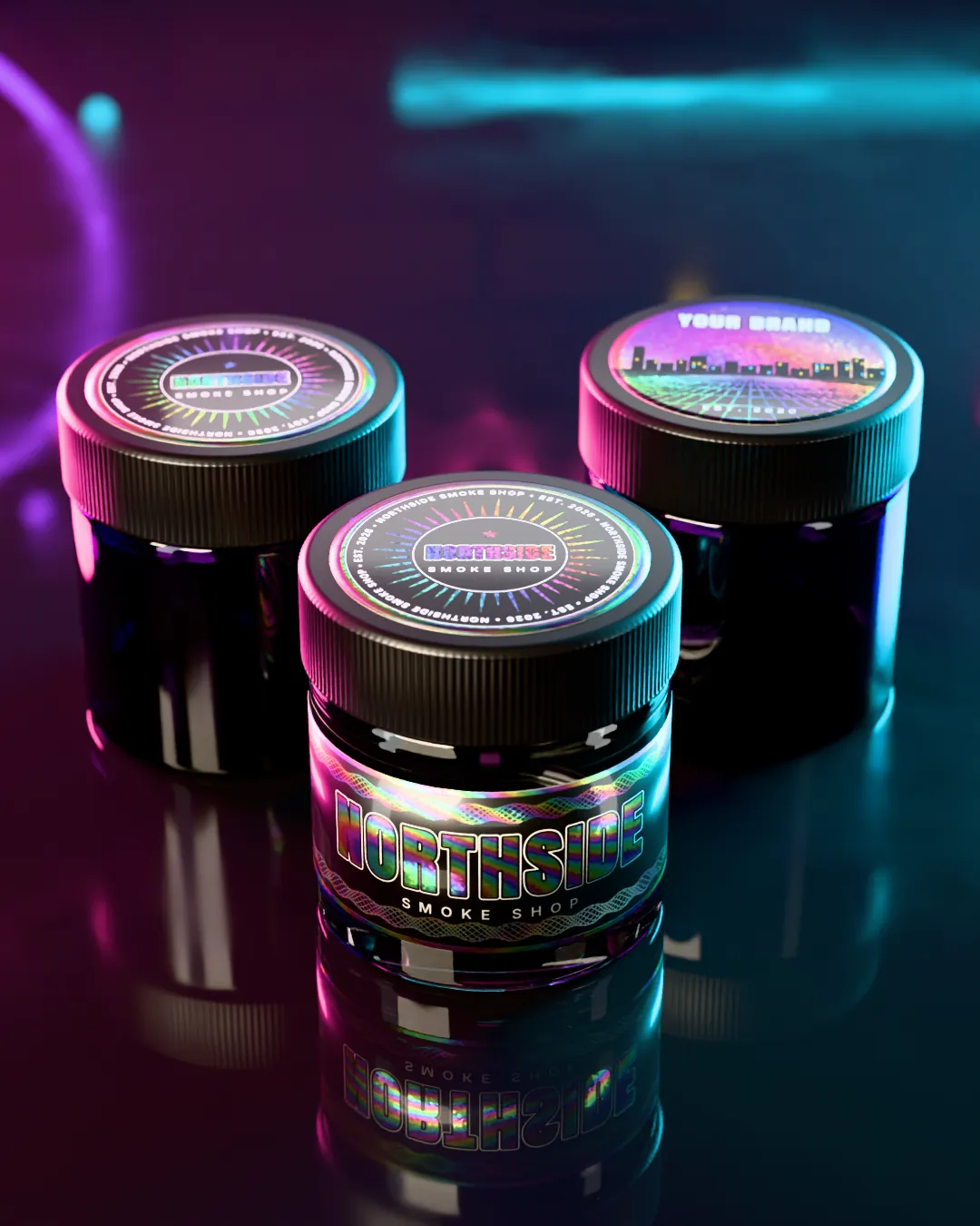 Tres frascos cerrados con etiquetas holográficas que brillan en colores de arcoíris: dos sellos redondos de NORTHSIDE SMOKE SHOP, una tapa con una silueta de ciudad que dice YOUR BRAND y una banda holográfica de NORTHSIDE alrededor del frasco del frente.